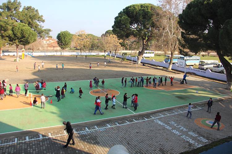 Salihli Gençlik Merkezi üç projesiyle Kabazlı’da