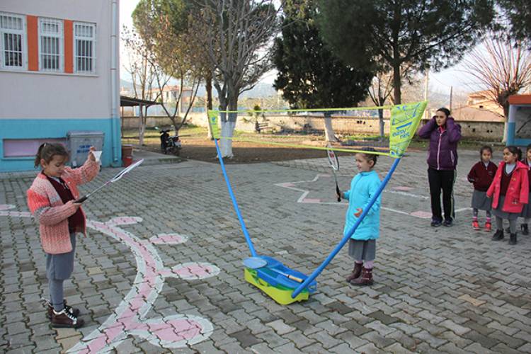 Salihli Gençlik Merkezi üç projesiyle Kabazlı’da