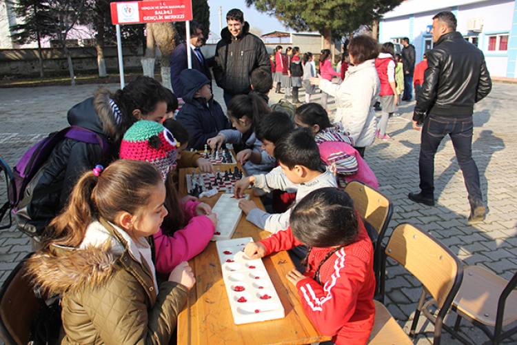 Salihli Gençlik Merkezi üç projesiyle Kabazlı’da