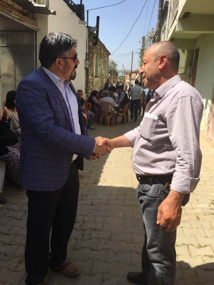 Salihli Yukarı Poyraz köyünde hayırdaydık güzel bir kalabalığın ve hoş bir sohbetin içinde bulduk kendimizi.....