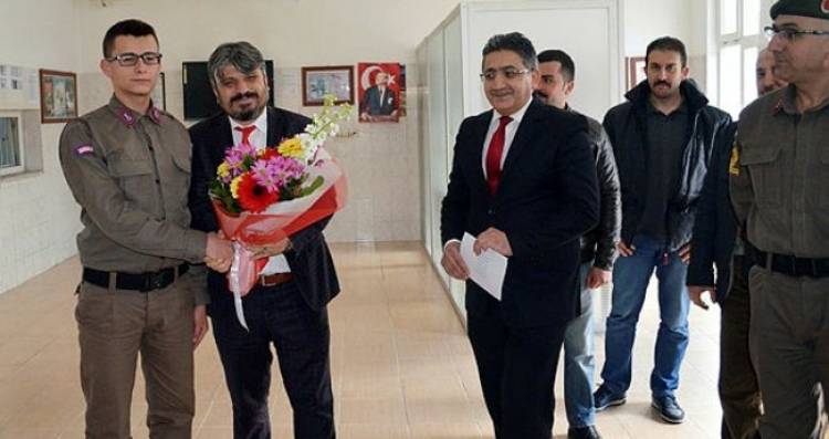 STK TEMSİCİLERİ VE HASTANE PERSONELİ, 14 ŞUBAT SEVGİLİLER GÜNÜ'NDE MEHMETÇİĞİ ZİYARET ETTİ 