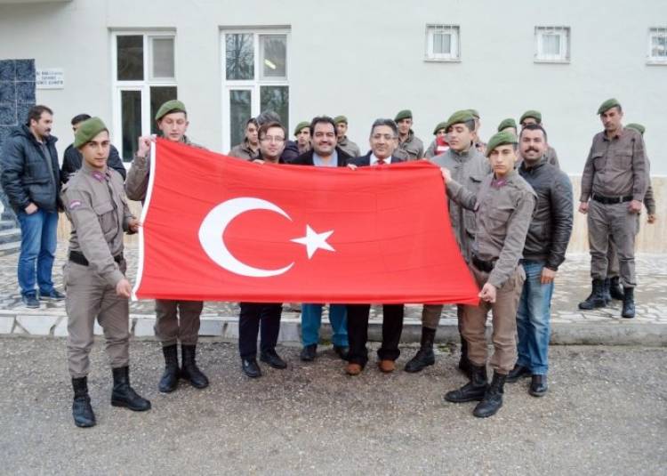STK TEMSİCİLERİ VE HASTANE PERSONELİ, 14 ŞUBAT SEVGİLİLER GÜNÜ'NDE MEHMETÇİĞİ ZİYARET ETTİ 