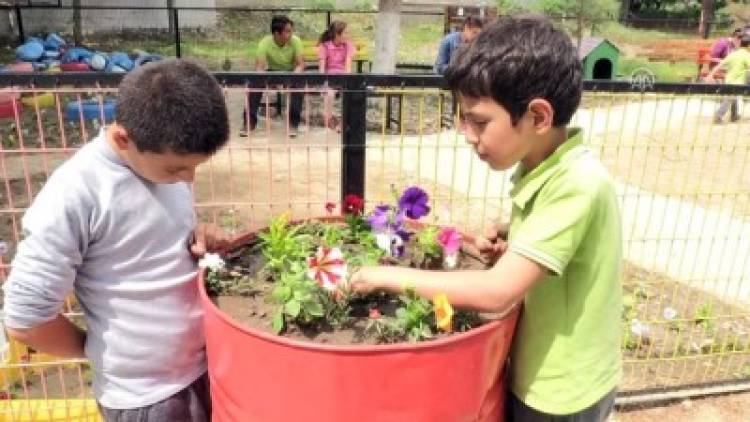 TRT WORLD - This is 'Flower Book Stop'