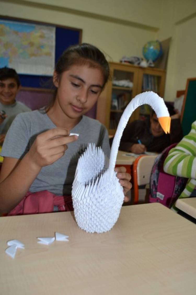 Şehidimizin adını taşıyan Ortaokul, yenilikleri ile göz doldurdu