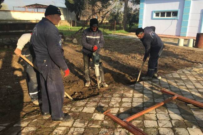 Çiçek Durağı projemizi hayata geçirmenin sevincini yaşıyoruz.Ben değil biz kavramı her zaman kazandırıyor İşte bütün mesele bu!!!